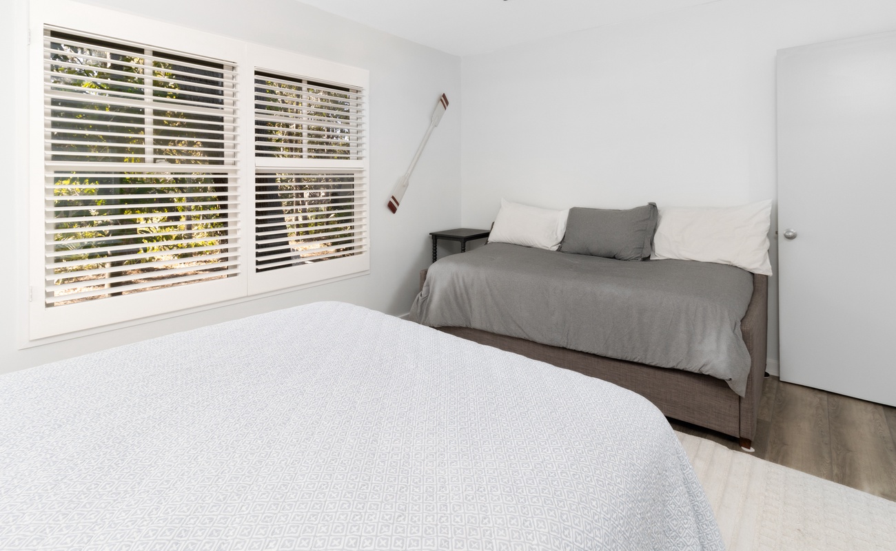 Downstairs Guest Bedroom with Queen and Trundle Day Bed