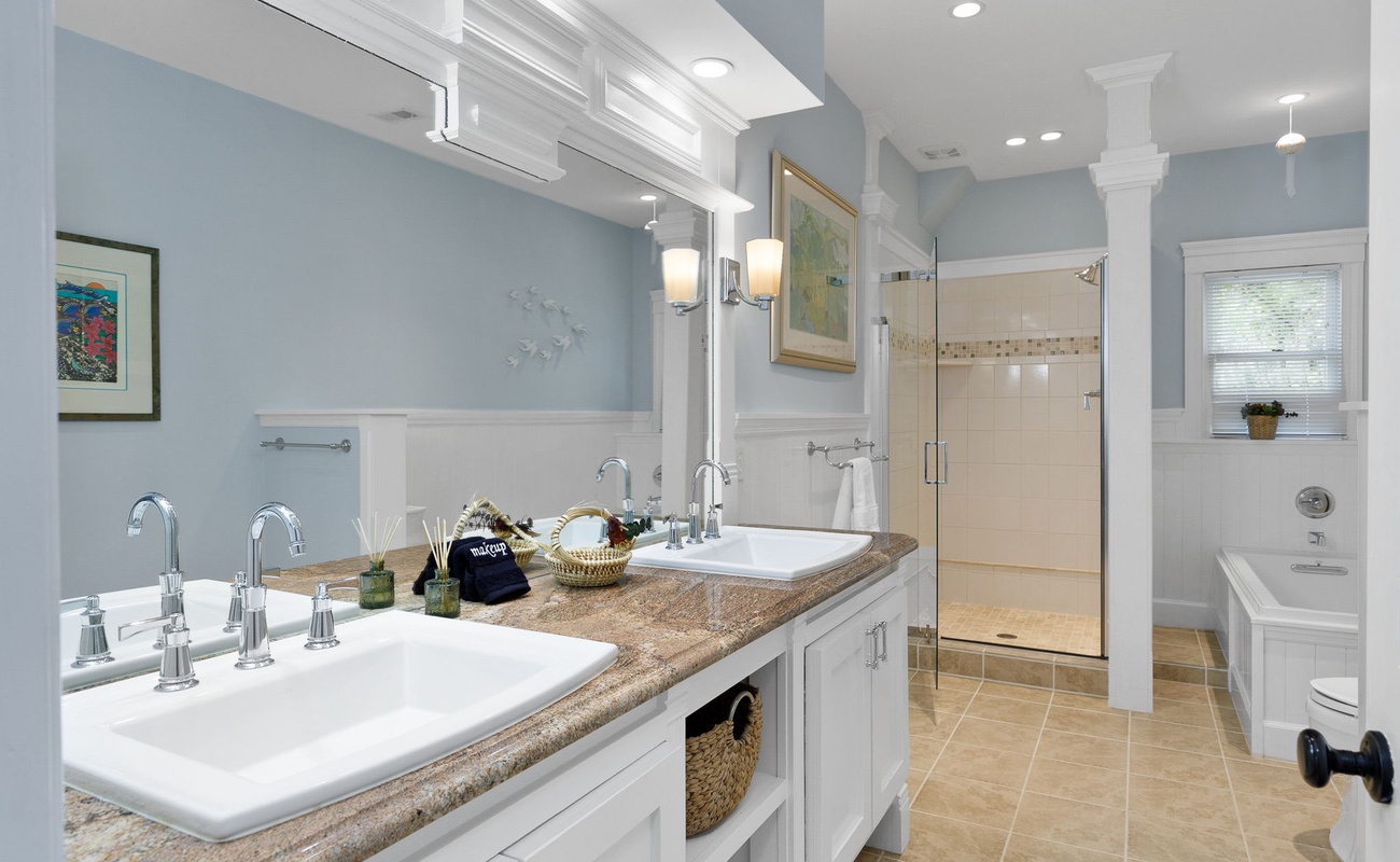 Bathroom for King Room