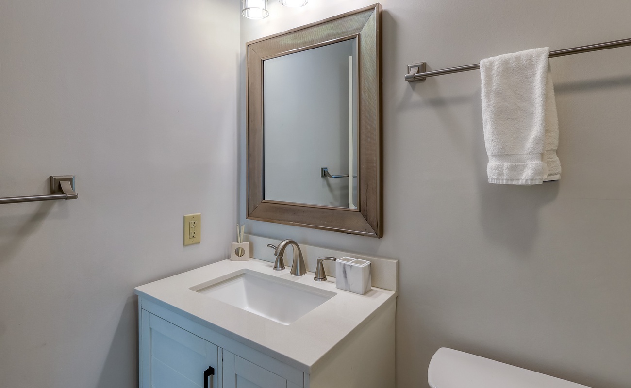 Upstairs Double Twin Suite Bathroom