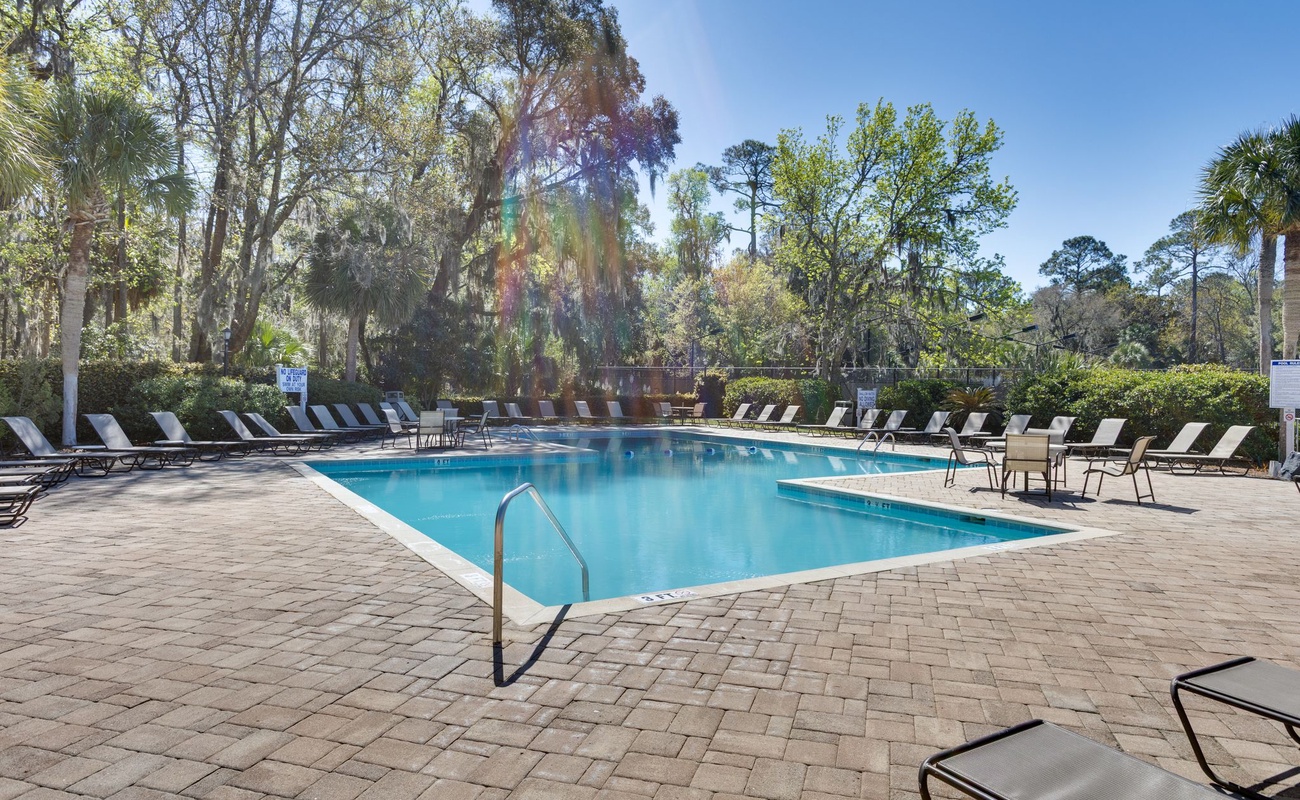 Dive into crystal-clear waters surrounded by lush tropical landscaping. Plenty of loungers await your perfect poolside afternoon.