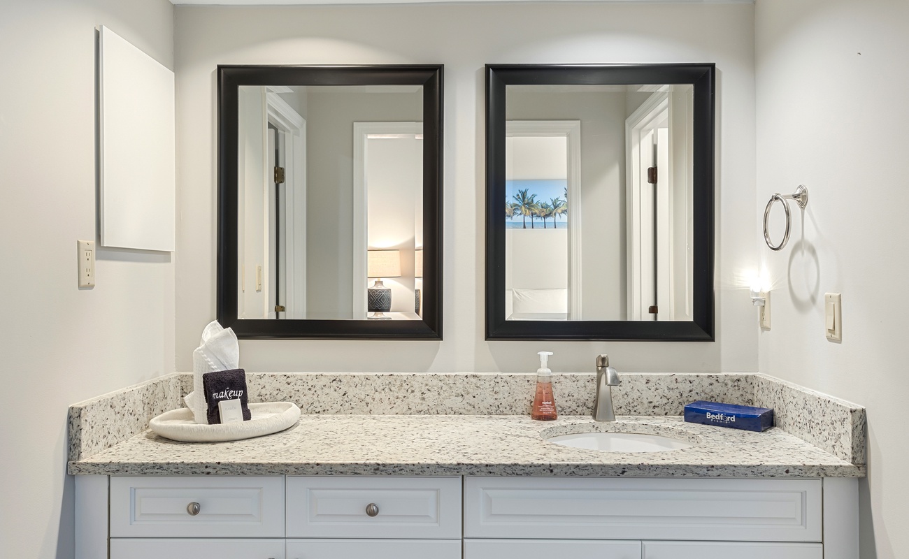 Primary En-Suite Bathroom