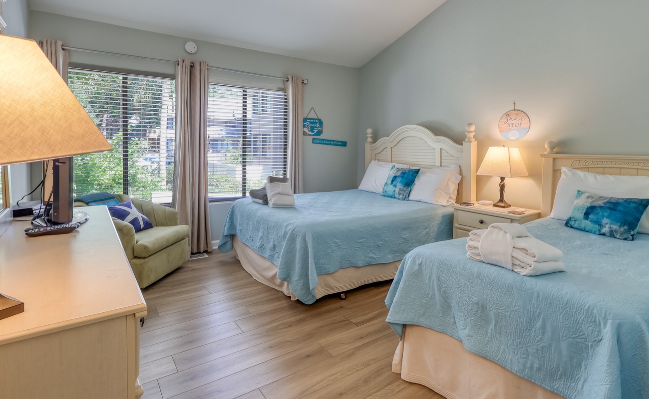 Double Queen Guest Room