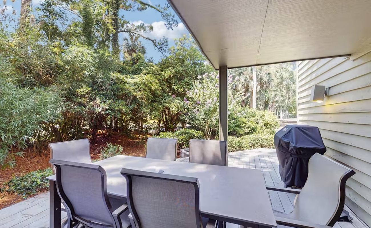 Outside Dining Seating