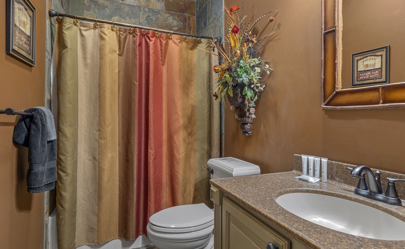 Autumn hues and calming vibes—this little retreat is perfect for unwinding.