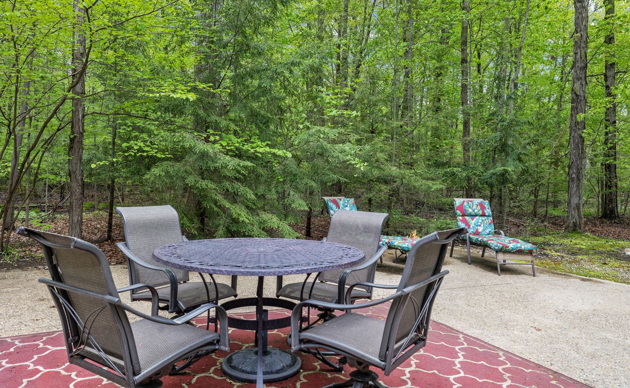 Fancy sipping a drink at a sweet patio set surrounded by Nature's beauty?