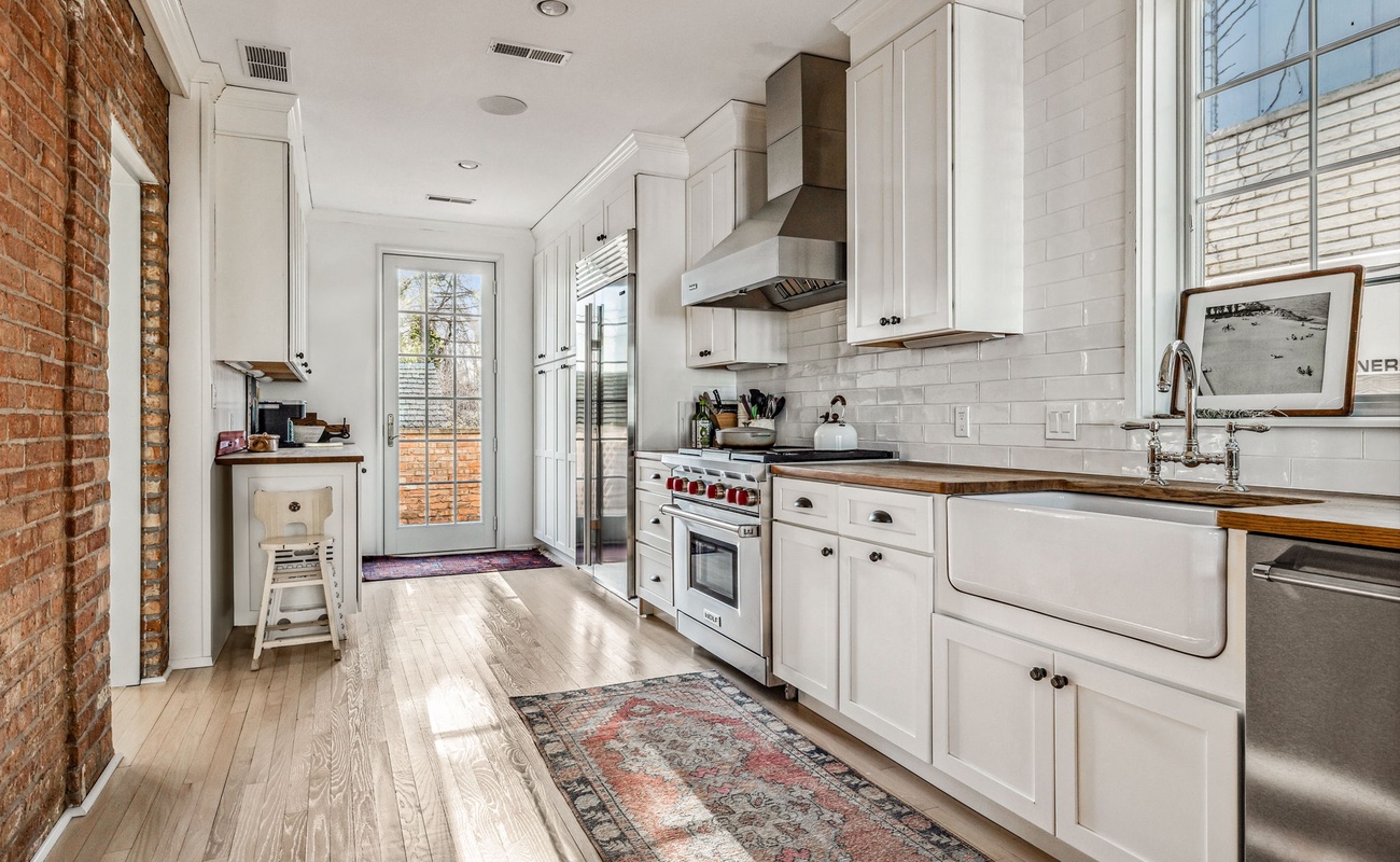 Bright, airy, and totally ready for your next culinary masterpiece.