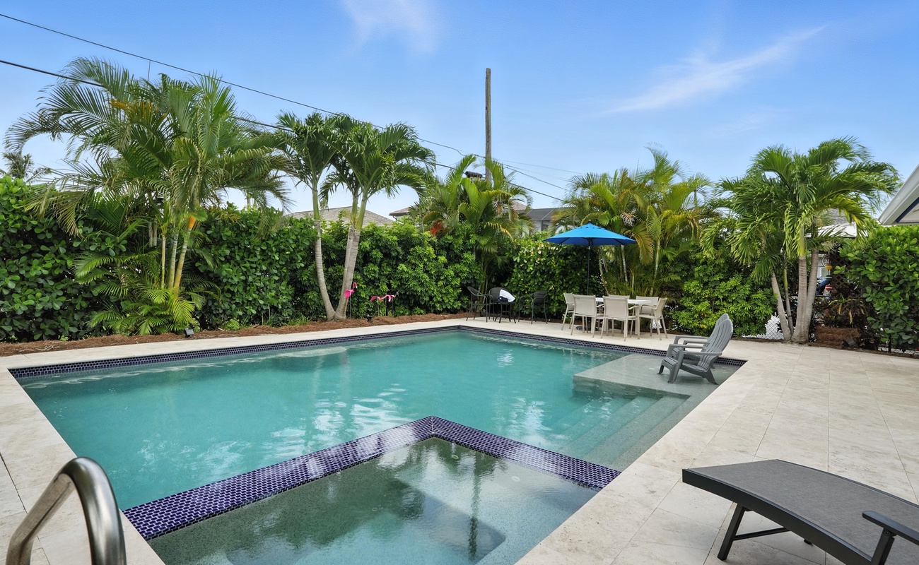 All-day fun in the sun with loungers and hot tub vibes.