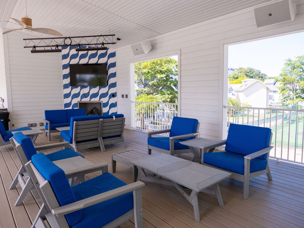 Your go-to spot for shade, seating, and casual downtime at the Resort's community area..