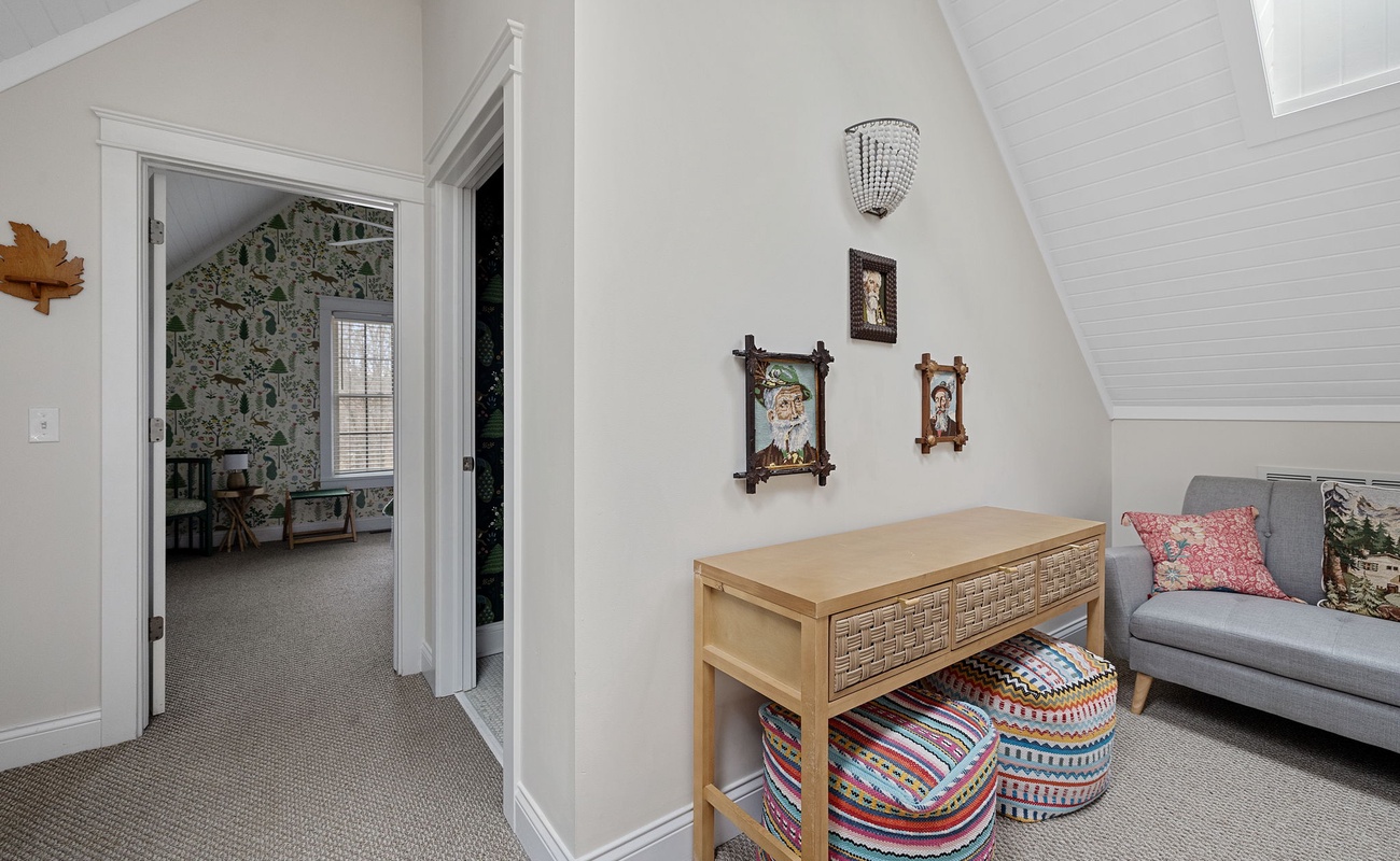 When we said artsy and eclectic accessorizing, oh yes, we meant it!