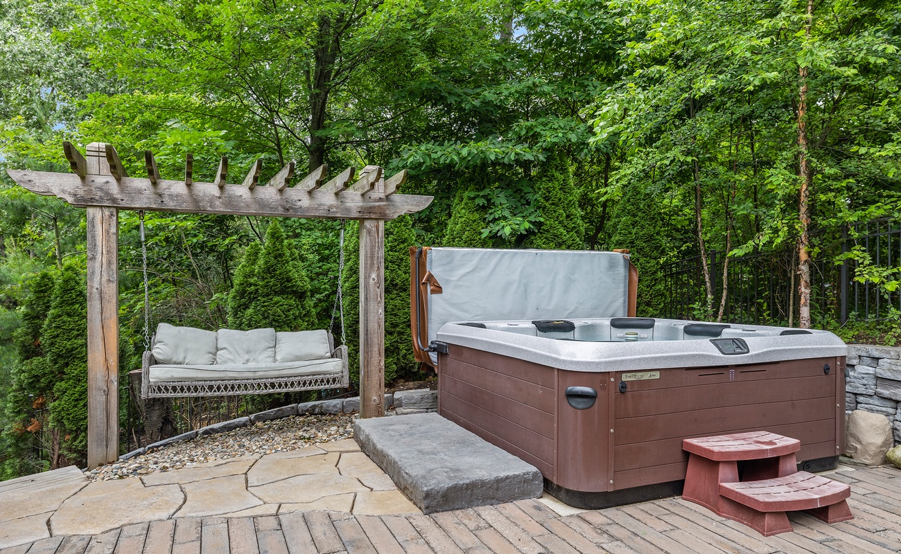 Unplug, unwind, and sink into nature.