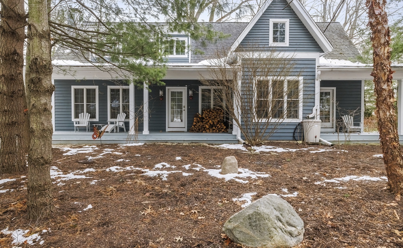 Star Cottage is an easy walk to Townline Beach.