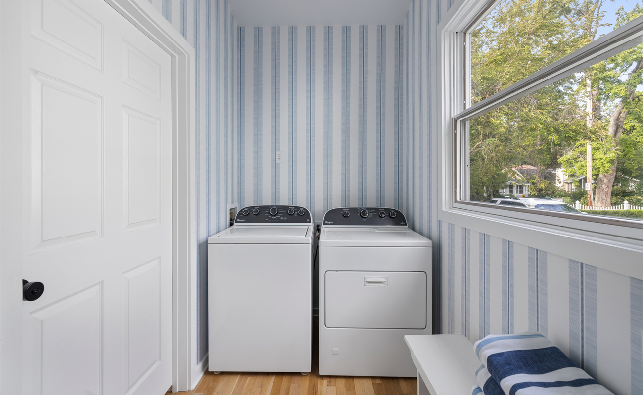 Fresh fits, no fuss! In-home laundry to keep you clean and carefree.
