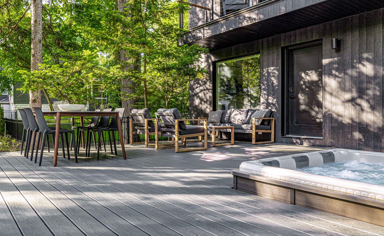 Morning coffee, evening soak—this deck has it all!