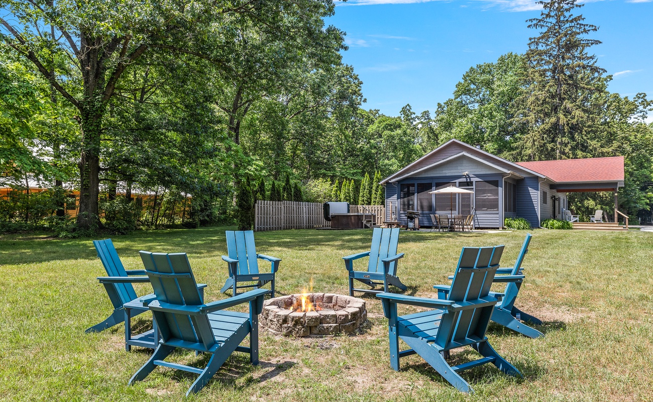 Outdoor entertaining is quite special here with 1.5 acres to play on.