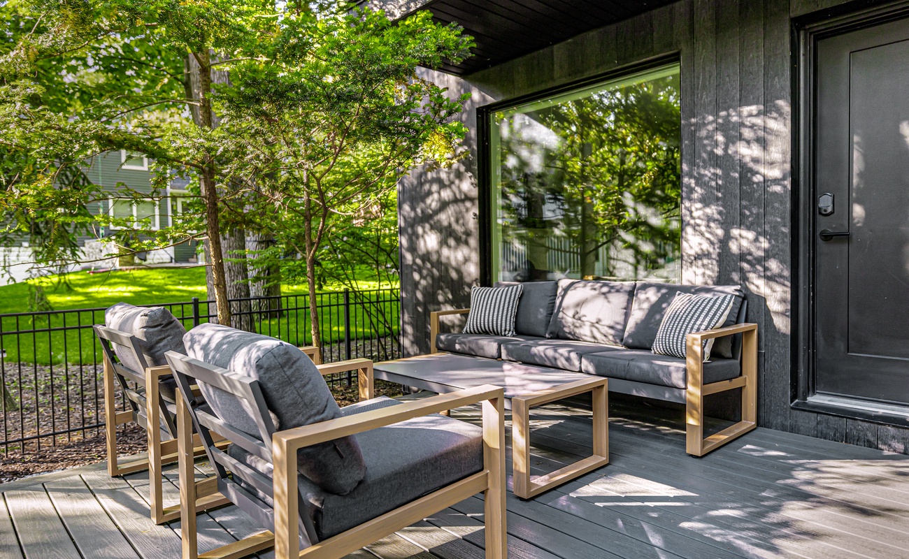 Where design meets downtime—outdoor lounging perfected.