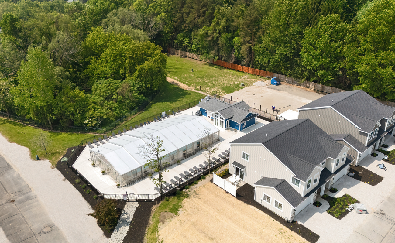 Year-round fun at the Harbor Club’s pool & spa, steps from home.