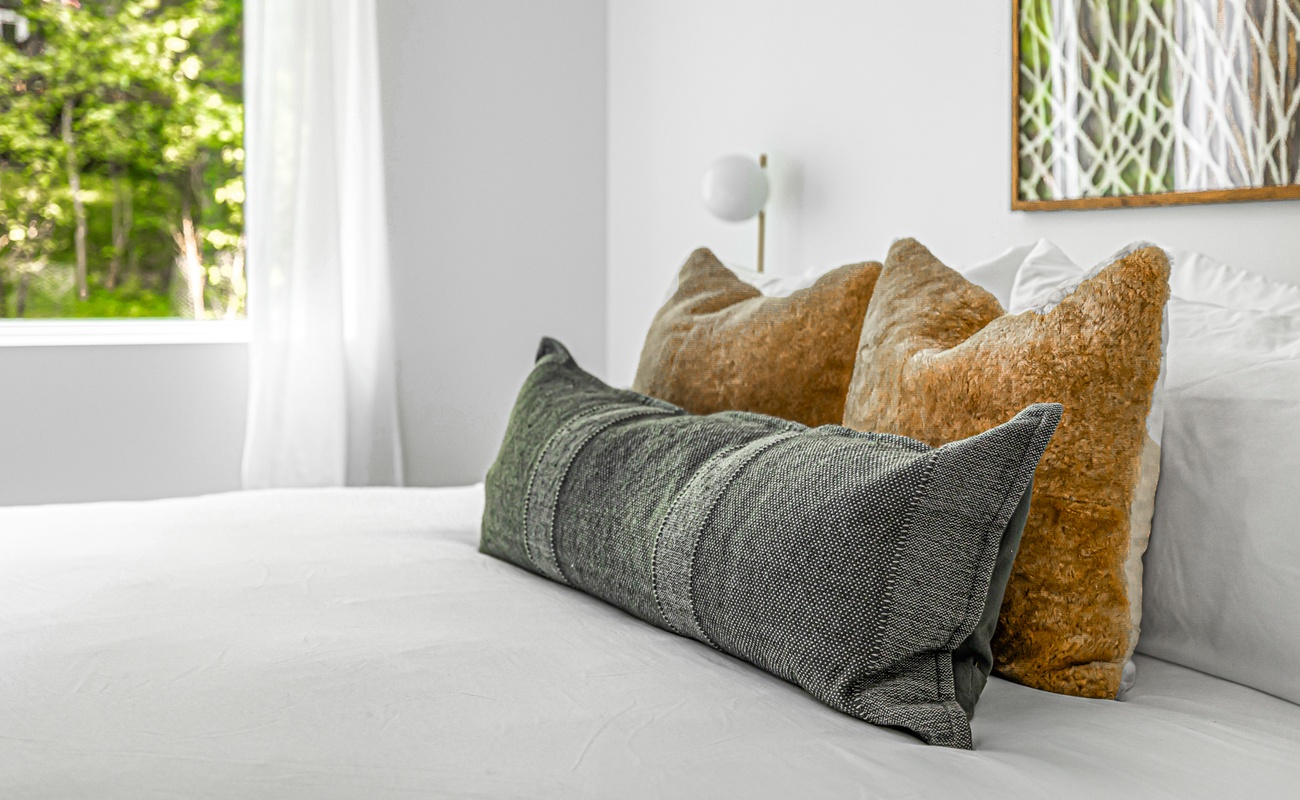 Bedroom 3 is on the upper level & has a queen-size bed.