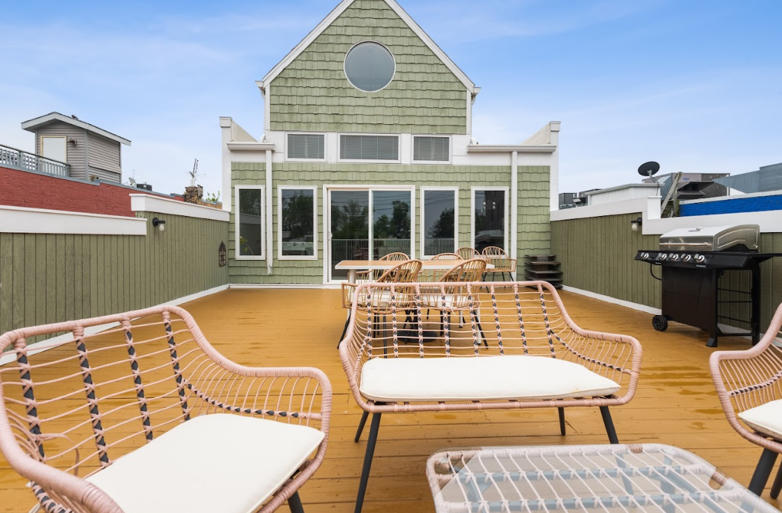 Whether it's brunch with friends or a solo coffee break, this sunny spot is ready to host all the good vibes. Who’s bringing the snacks?