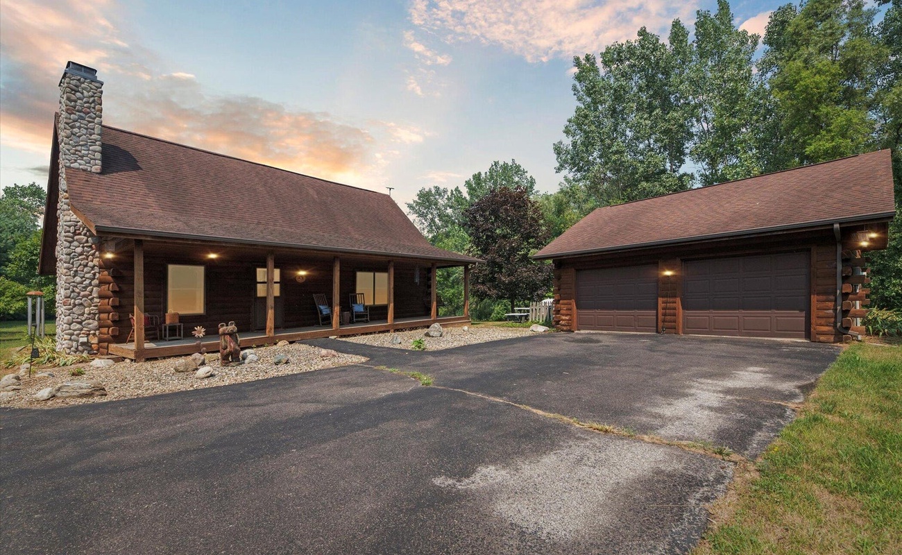 Welcome to County Line Cabin!