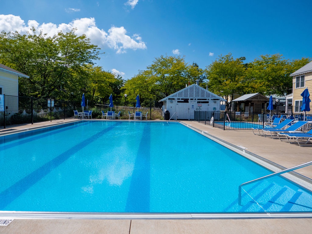 Sanctuary at Beachwalk has access to the seasonal community pool and aeminites.