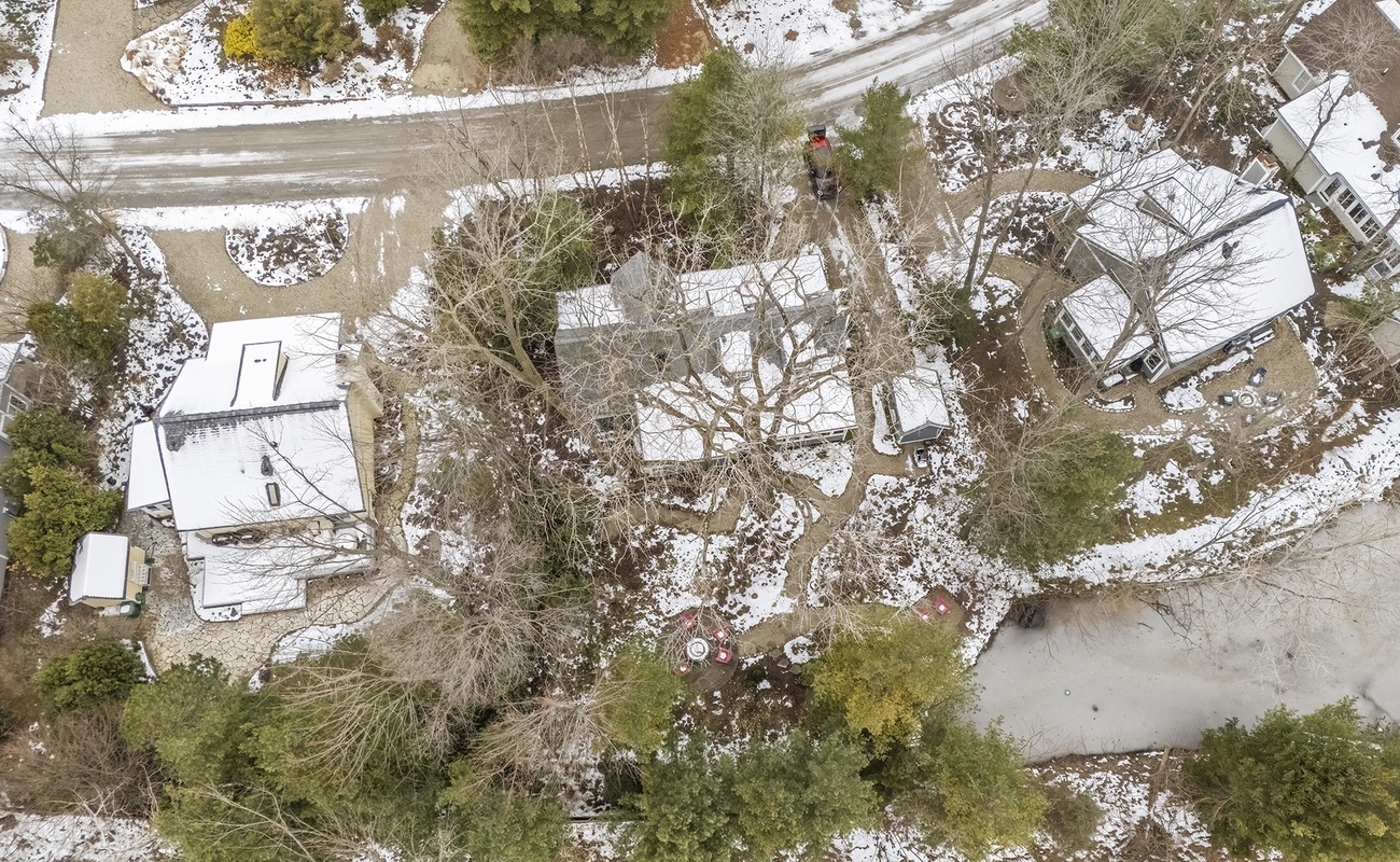 Star Cottage’s wooded Union Pier setting, close to beach paths and town.