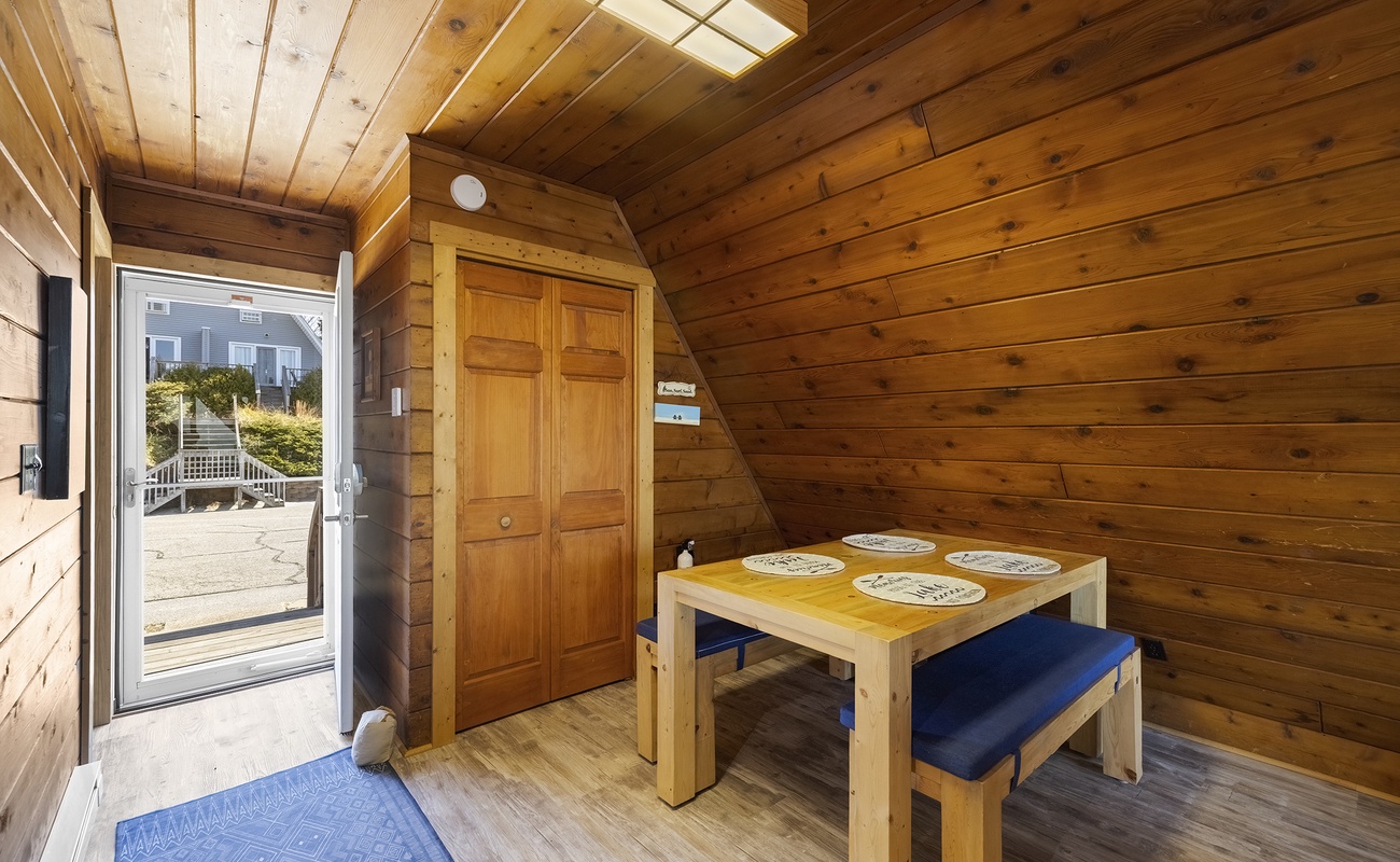 A casual spot for meals between lake and pool time.