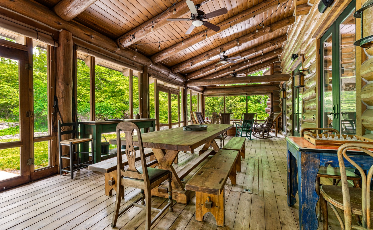 Breezy vibes and endless conversation.