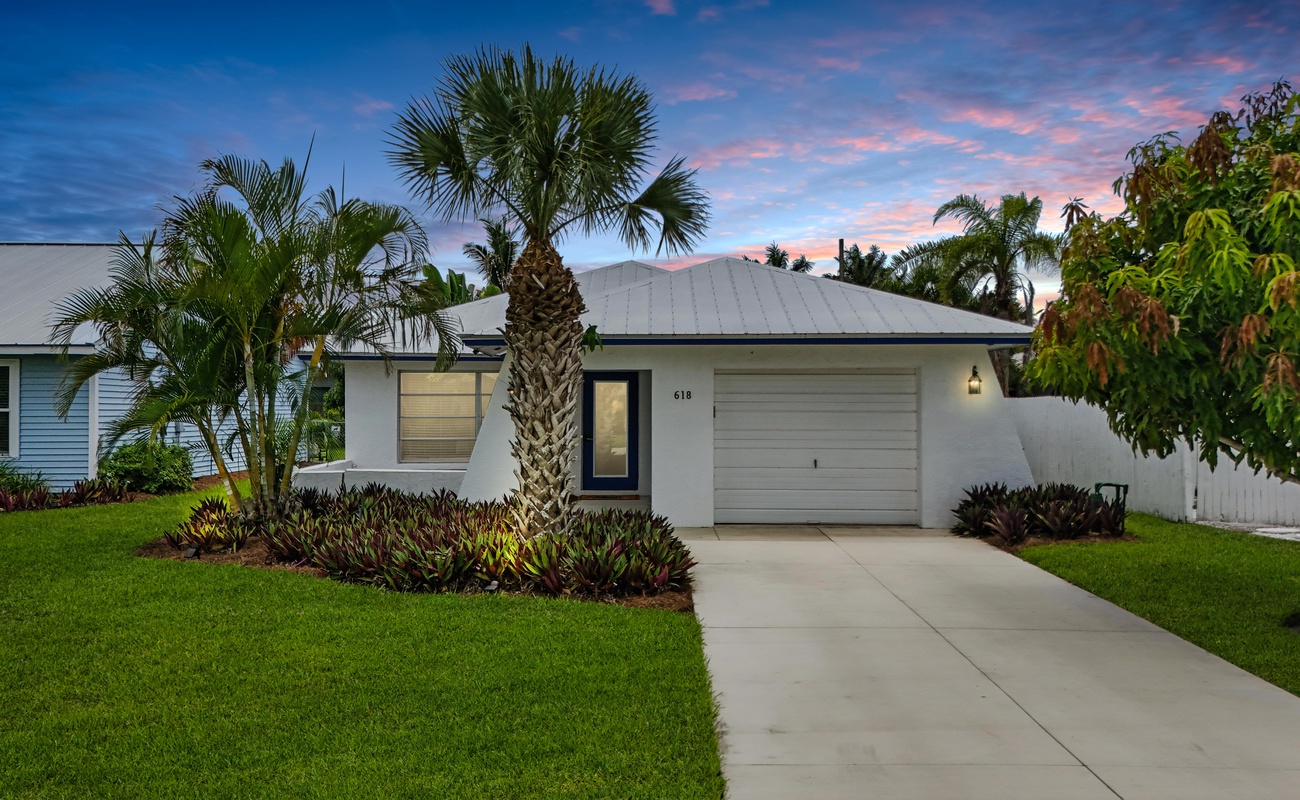 Sunset glow at your private Naples retreat.