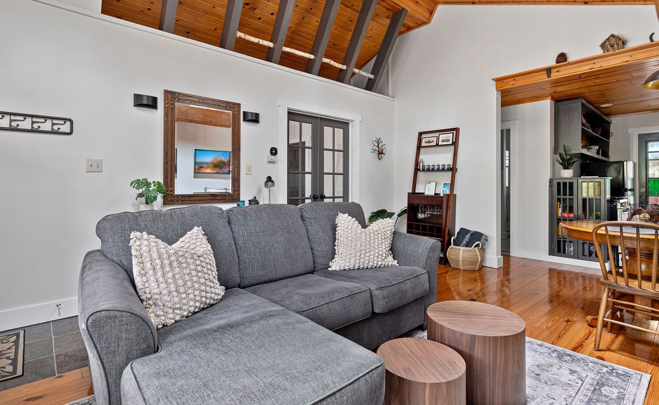 A rich, yet comfortable atmosphere prevails throughout the entire vacation home.