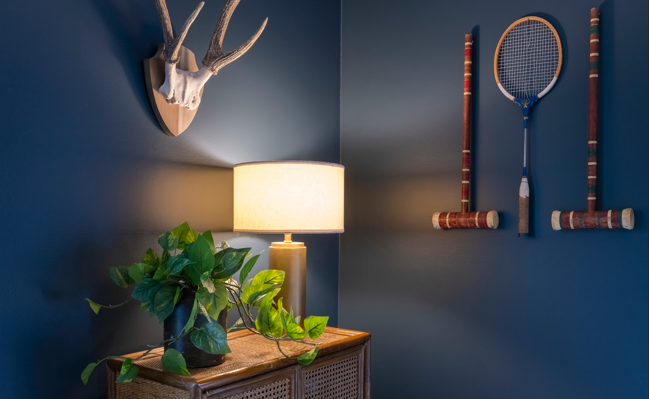 Curated details that honor The Woodsmen's rustic-modern spirit.