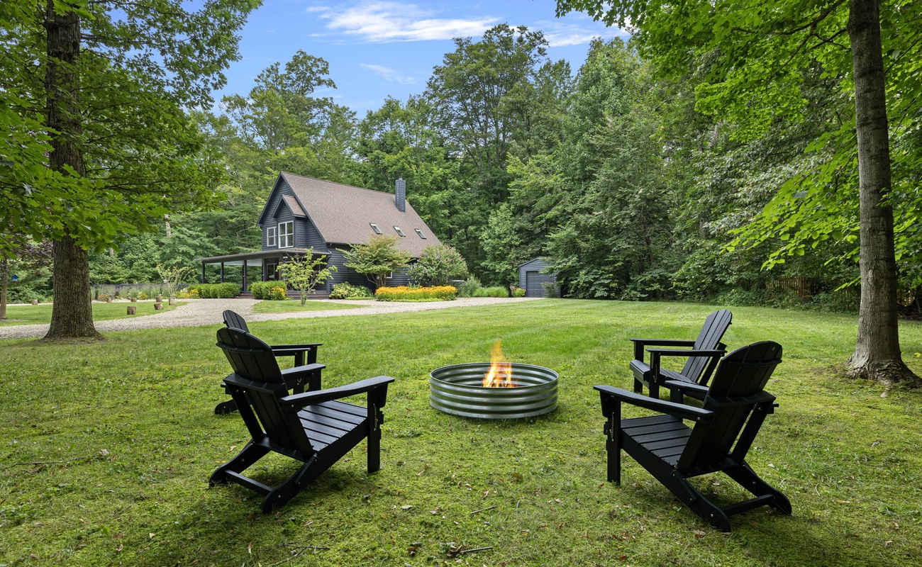 Backyard bliss: A patch of paradise in every shade of green!