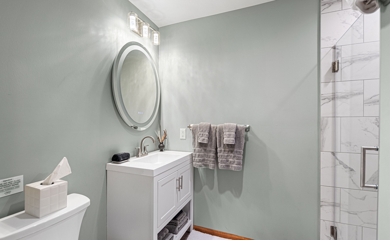 Soft towels, modern finishes, and a touch of elegance.