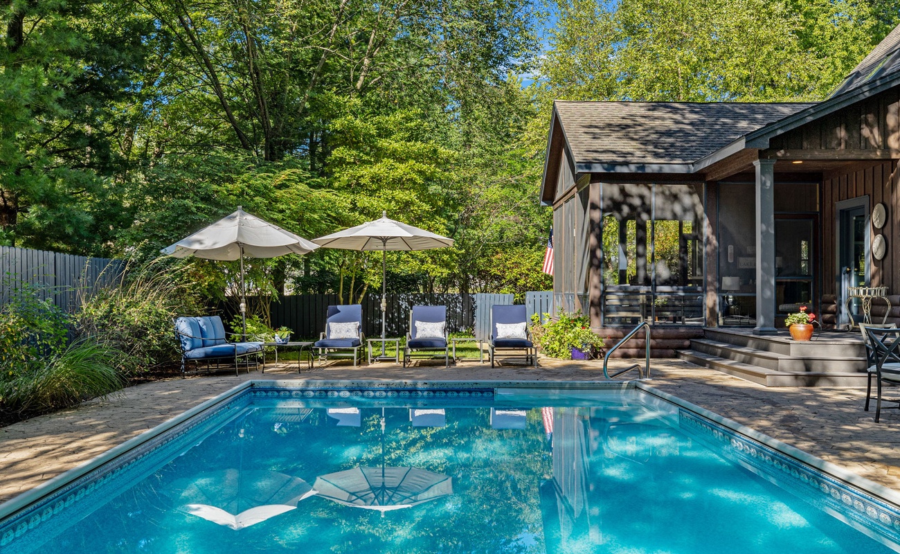 Surround yourself with greenery while enjoying a swim.