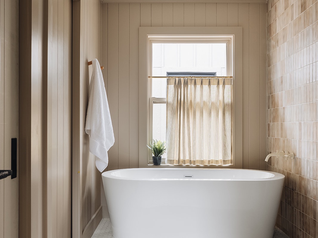 The Ivy's soaker tub will take care of any need to unwind that arises. Oh yeah.