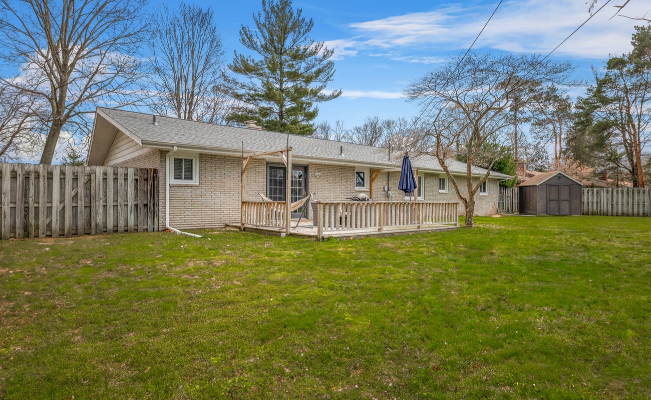 An outdoor moment worth claiming. Perfect for play, relaxation, or a summer BBQ!