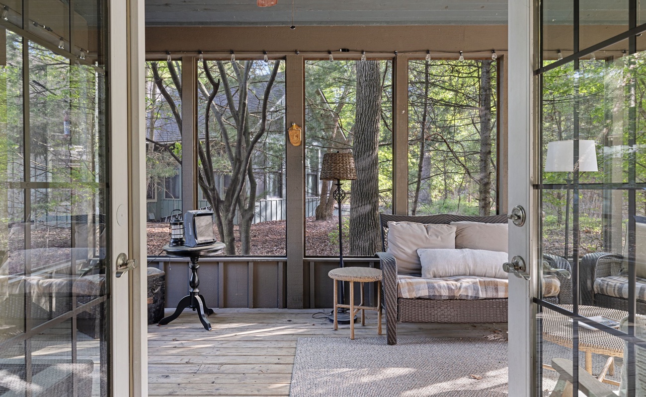 A laid-back 3 Season Room, when you or your guests want to relax, read, reflect.