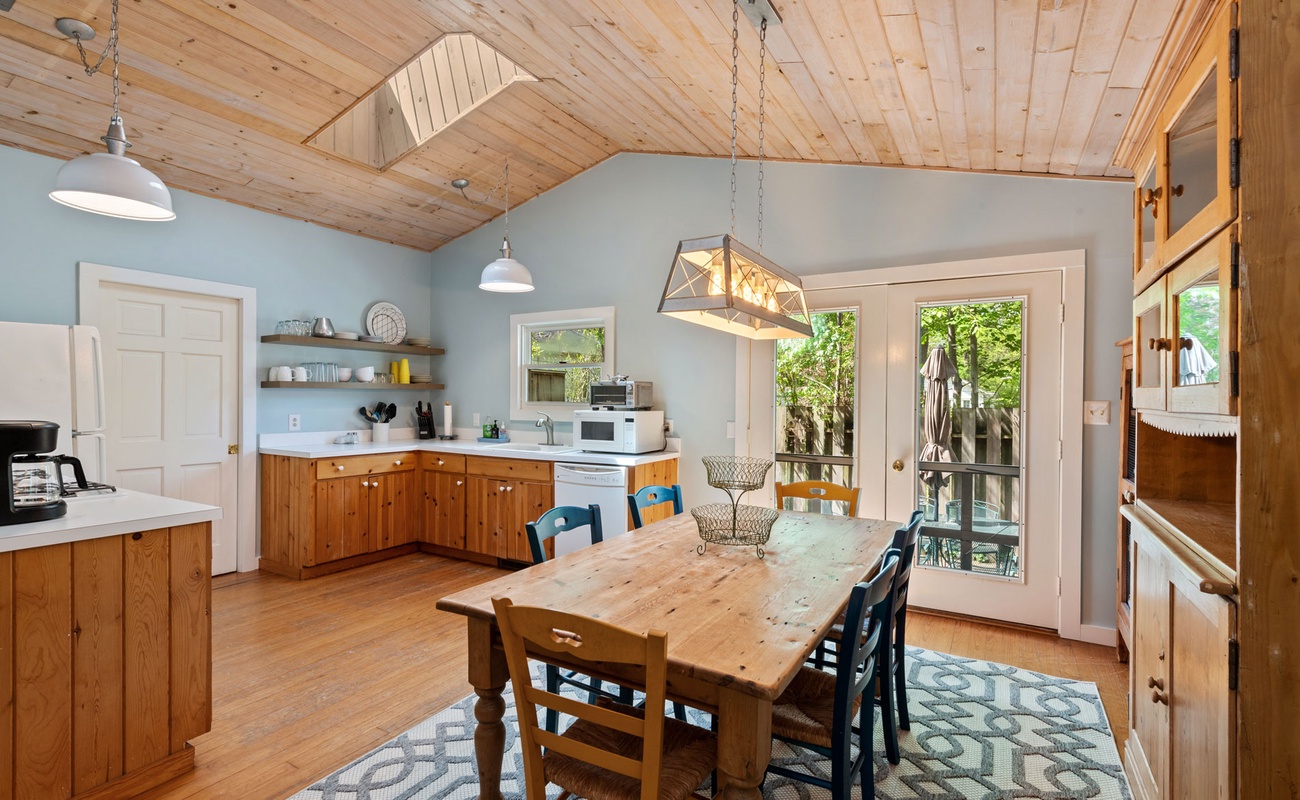 Create unforgettable memories around the table at Nan’s Escape.