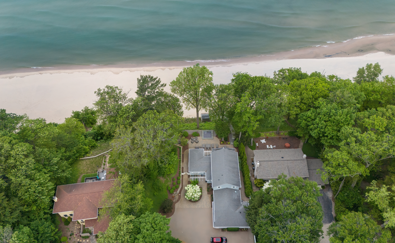 A longer-range view of Sunset Shores Sanctuary and Lake Michigan. So fine!