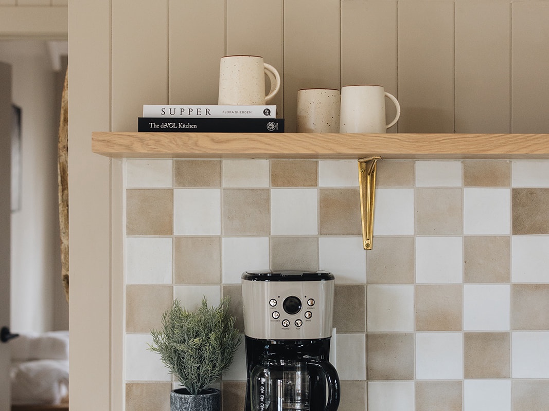 You’ll be using a high-quality coffee-maker and get primo coffee, too. Oh, yeah.