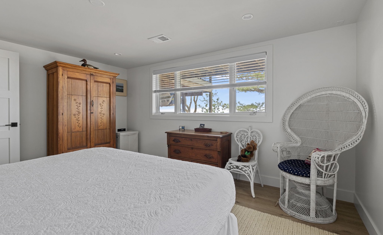 Spacious and warm, a comfy bed, lots of drawer storage and yes, nice views, too!