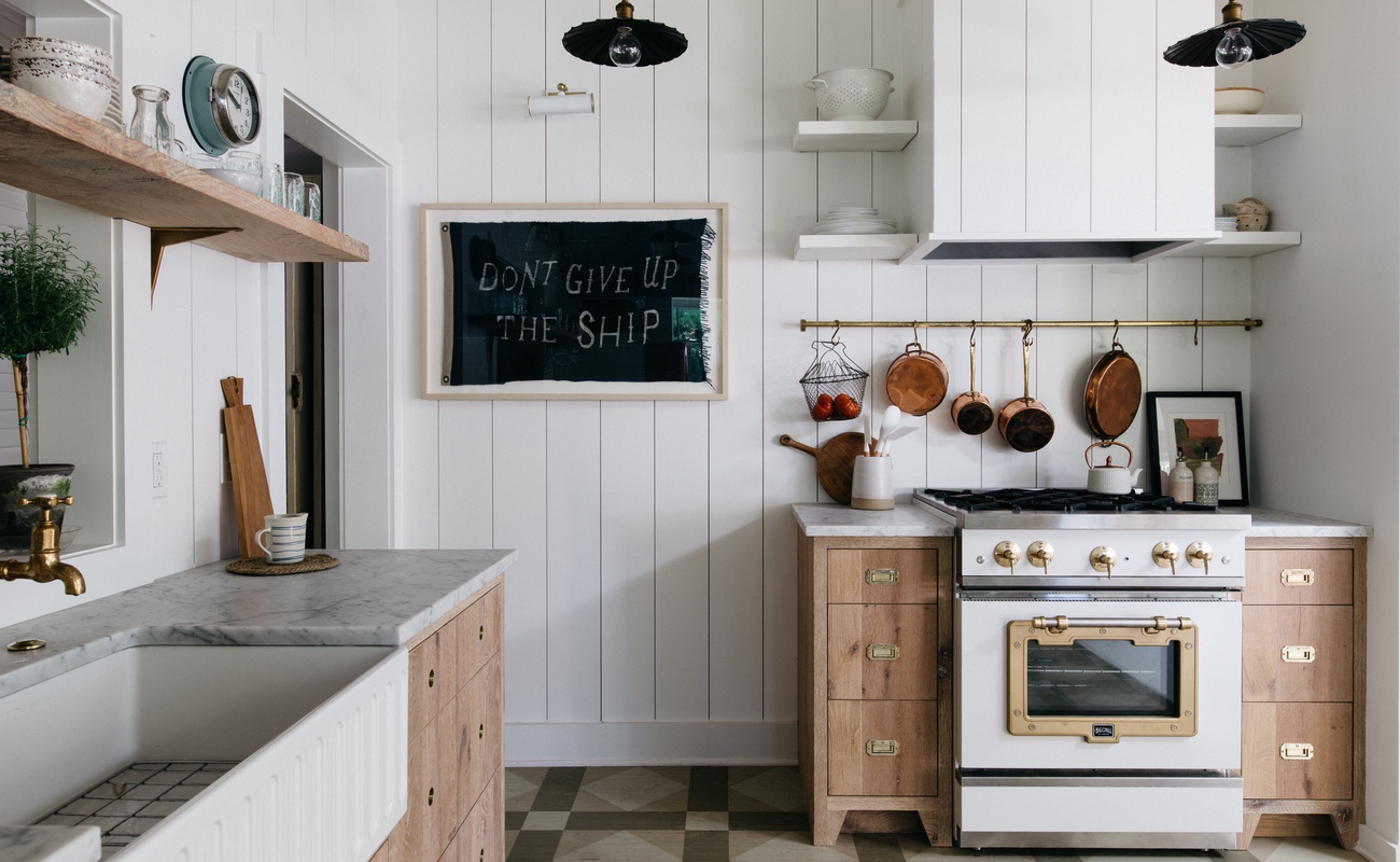 You'll love preparing tonight's vegetables in the generous farmhouse sink!