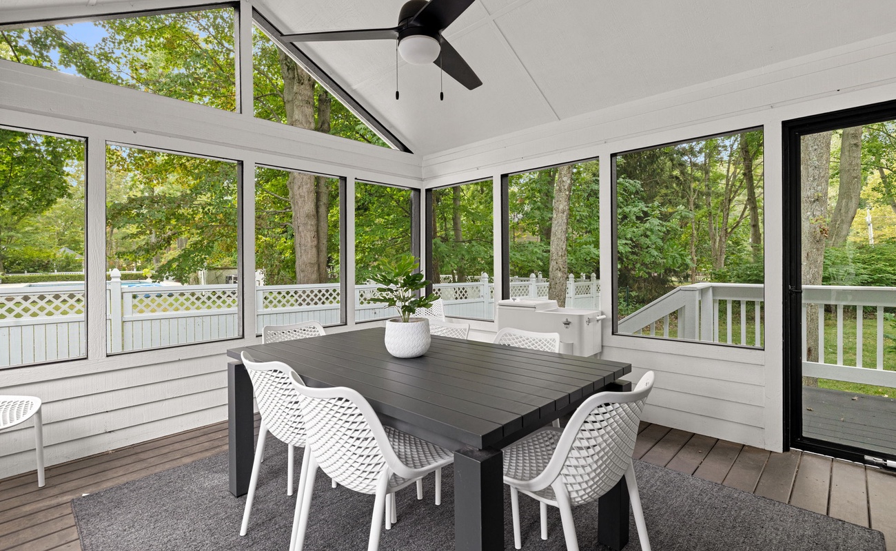 Nature’s best dinner guest: the view.