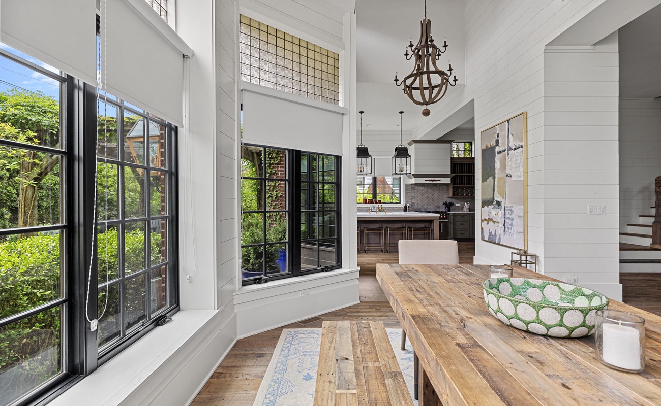 Open sight lines throughout the main floor social areas mean everyone is included in the conversation.