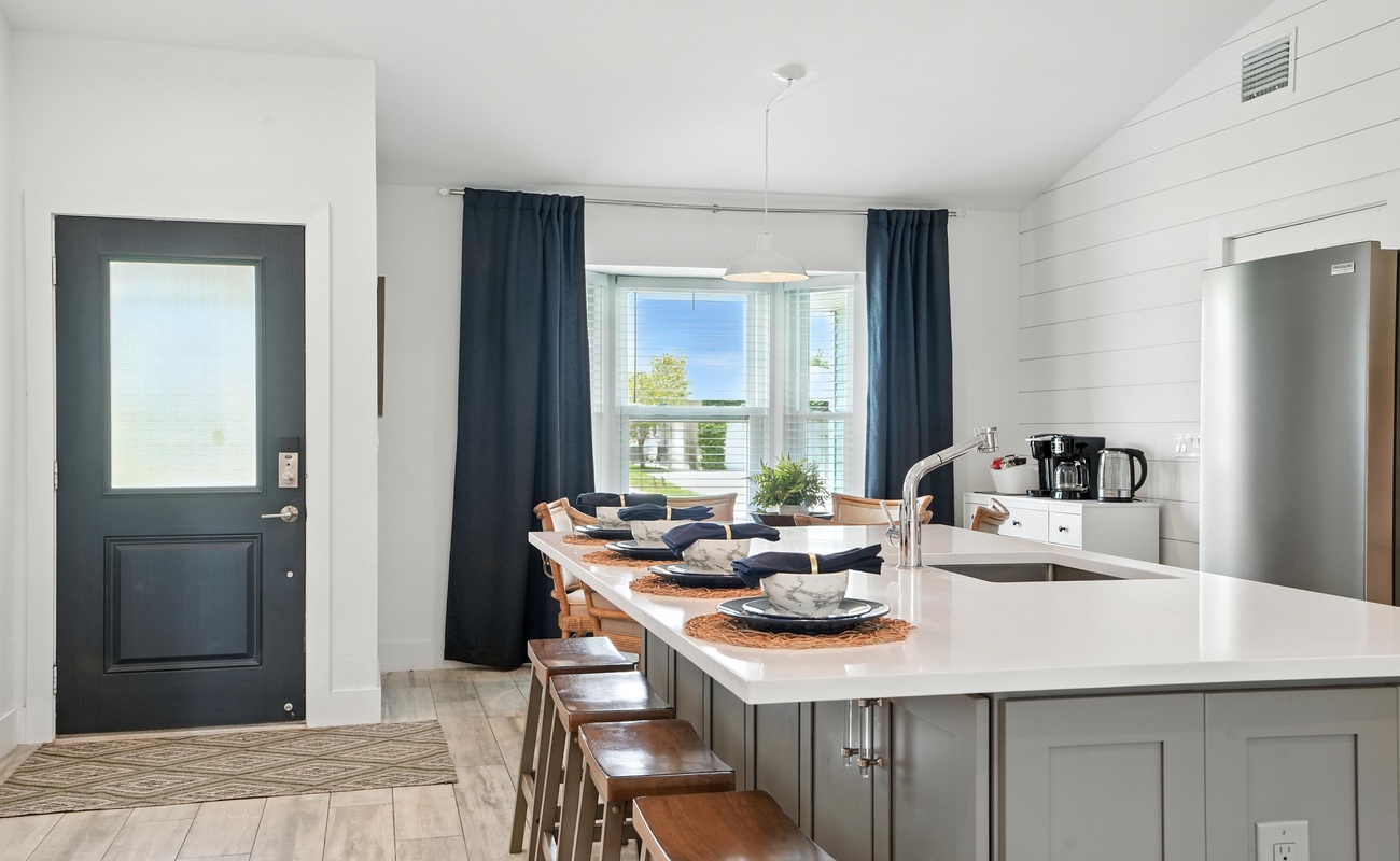 From coffee corner to breakfast bar—your day starts beautifully.