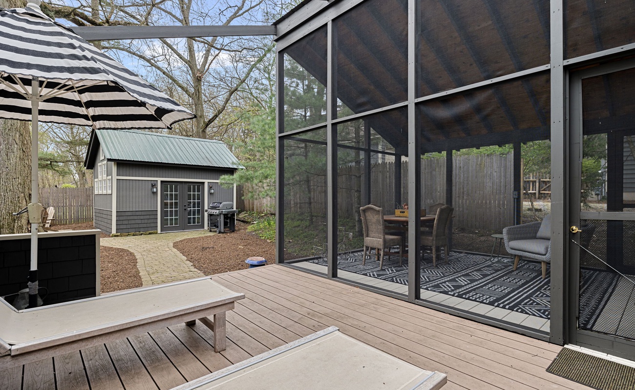 From this angle, you can see how even the screened porch has vaulted ceilings.