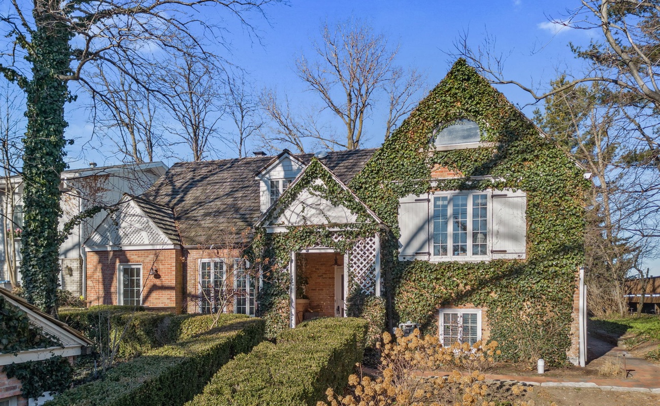 Where storybook charm meets modern daydreams!