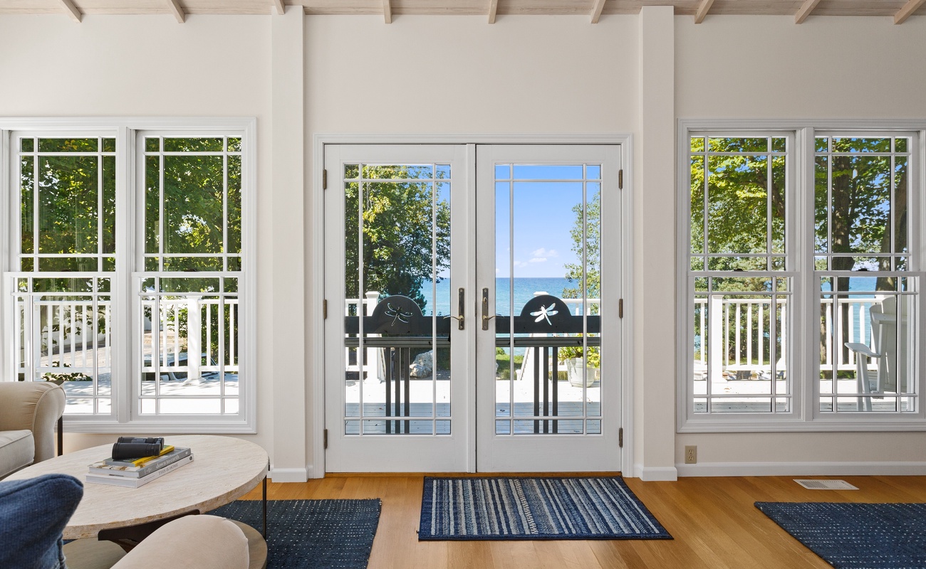 Breathtaking views of Lake Michigan greet guests upon arrival.