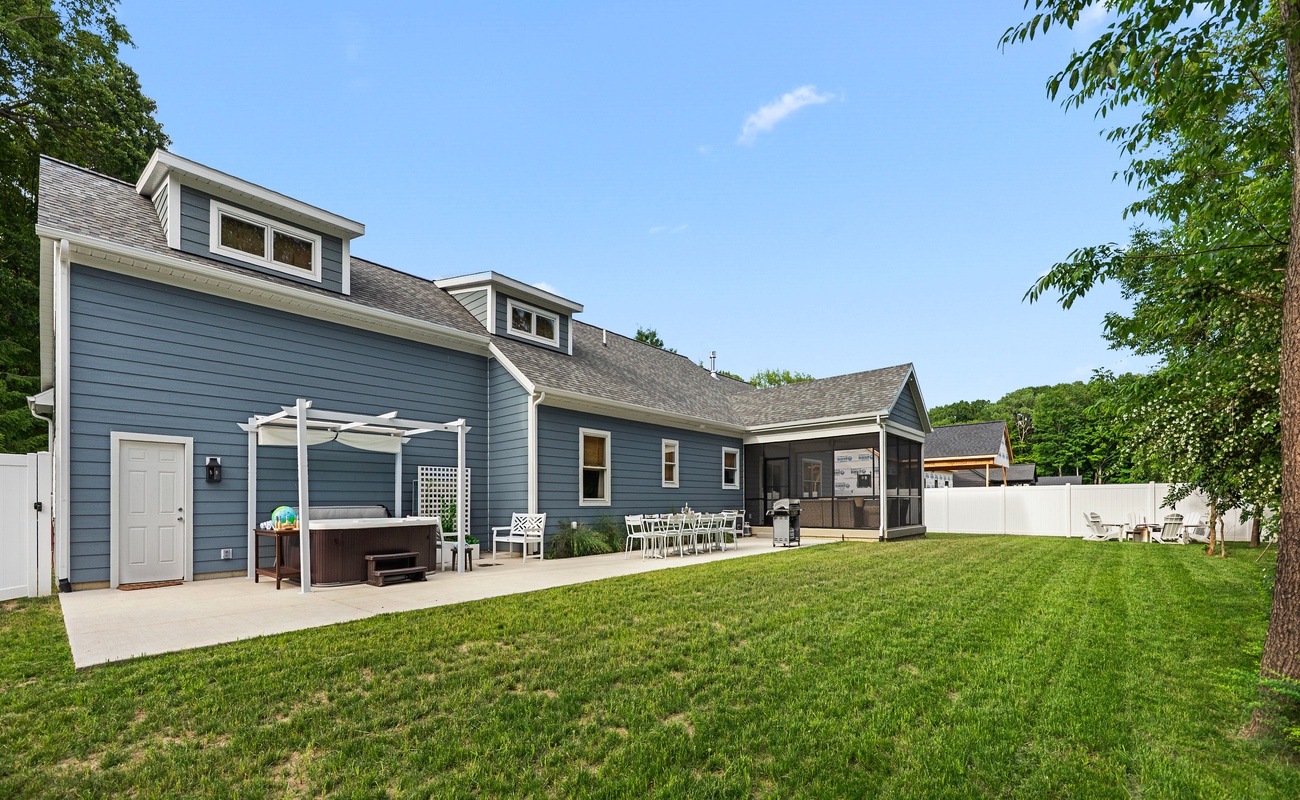 Outdoor living, all in one stylish fenced-in space.
