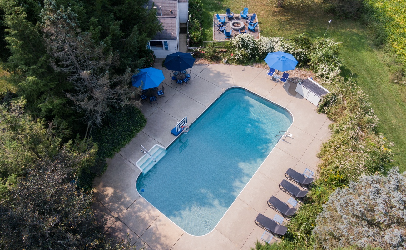 berrywood drone view of pool from above Sep 2022