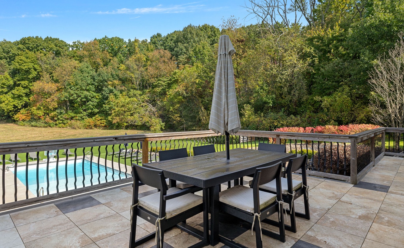 Serving up good vibes with a side of poolside chill!